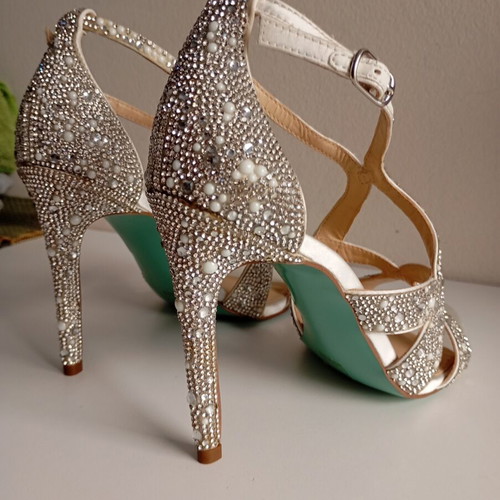 Betsey Johnson sandals new, size 37, white