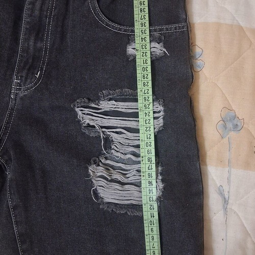 Men's Black Distressed Denim Shorts Size Small like new