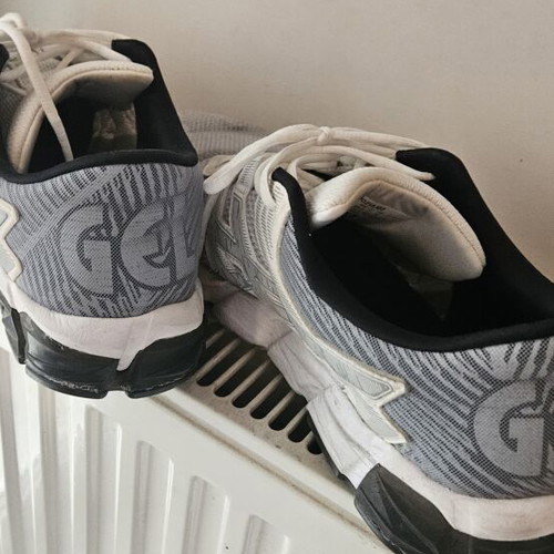 Asics athletic shoes used, size 44, white