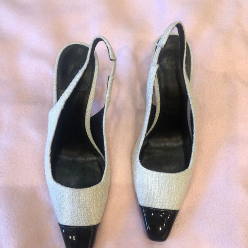 White tweed slingbacks H&M like new, size 37, with black toe