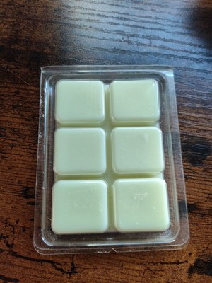 Wax melts with vanilla scent, 6 pieces, new