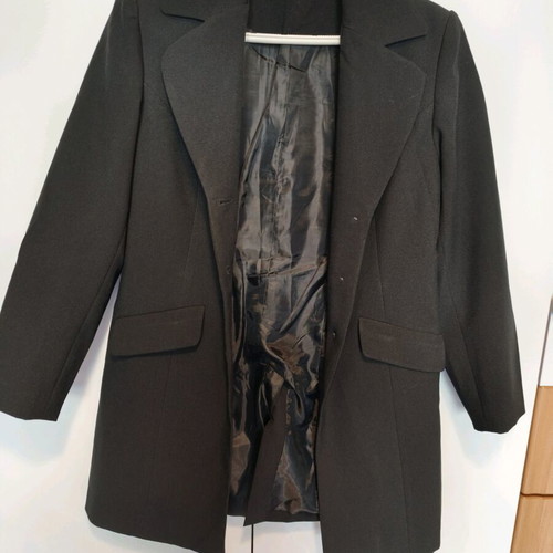 Women's black jacket with shoulder pads like new, medium large