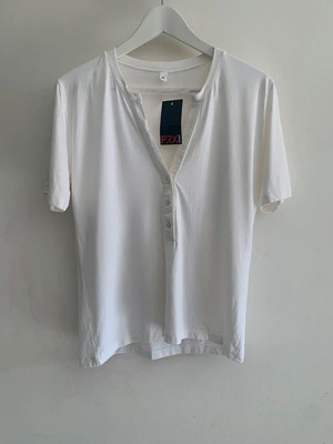 White blouse size M soft elastic fabric new