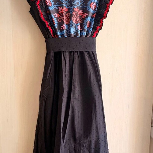 Bee me dress like new, black with printed pattern and belt