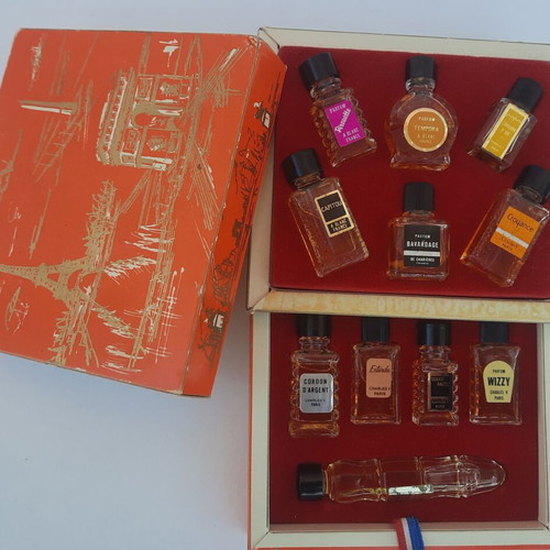 Parfums de France Vintage Set used, 10 miniatures and Bath Perfume Oil