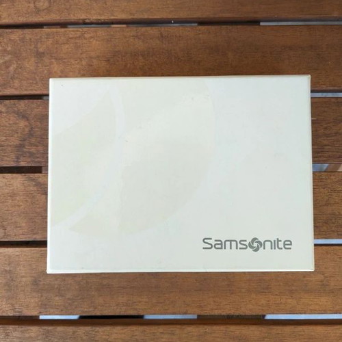 Samsonite Cordova leather wallet like new, black