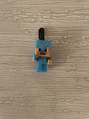 Kinder Minecraft figure like new