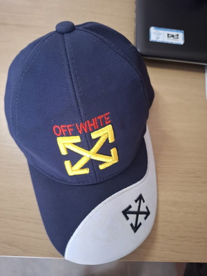 Off White hat like new, size M, white and blue
