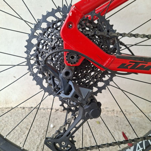 KTM Macina 291 Mountain Bike used, 27 inch, disc brakes, red