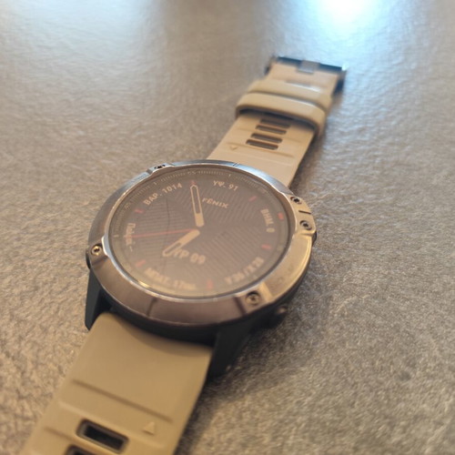 Fenix 6X smartwatch used, charging issue, good condition