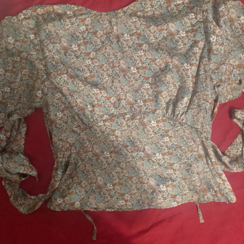 Topshop Backless Blouse size L like new, multicolor