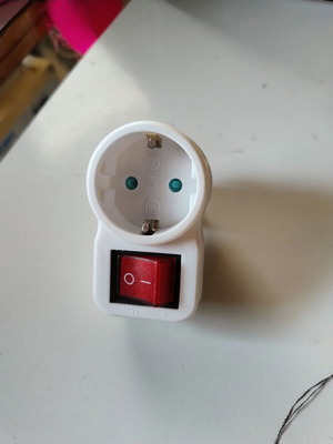 Schuko power socket adapter with switch