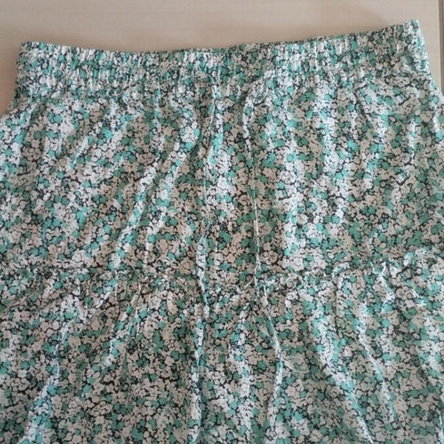 Skirt and shorts set like new, size M, white and green