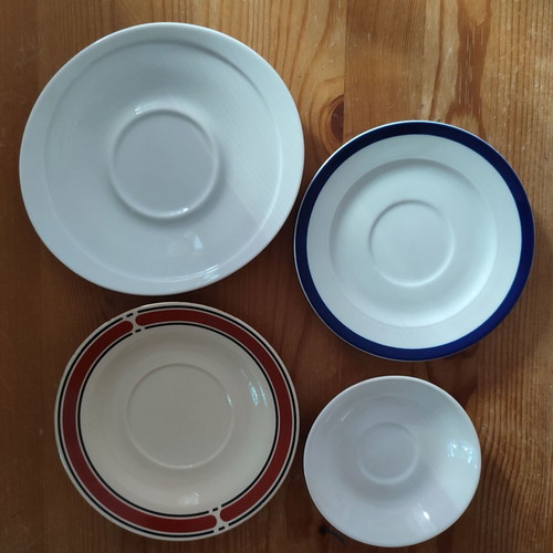 Set of 4 vintage coffee cup saucers