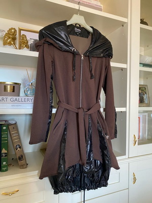 Women's outerwear size S like new, black and brown