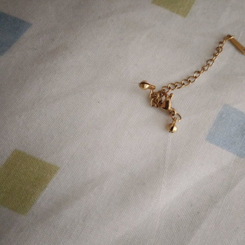 Women's necklace like new with wear marks