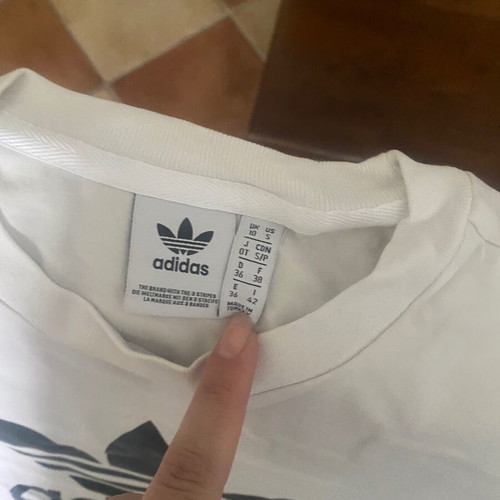 Adidas T shirts like new, pack of 2, black and white, size S