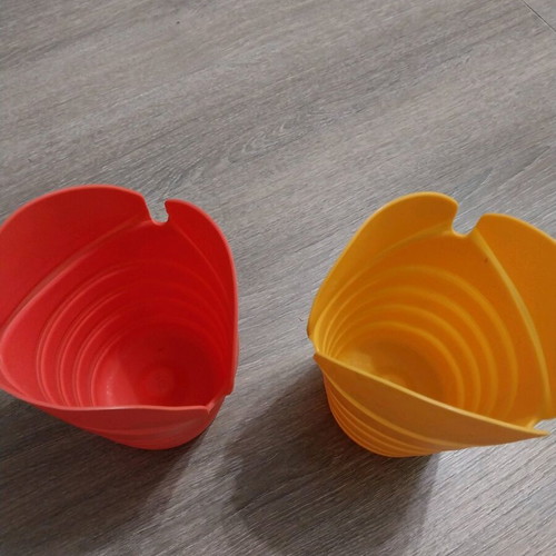 Popcorn silicone collapsible devices 2 pcs like new