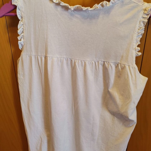 White Kipour blouse and green viscose shorts set, like new
