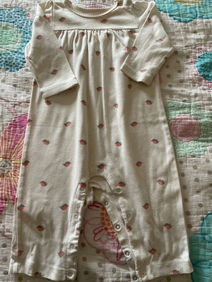 Baby Gap sleep suit like new, size 6-12 months