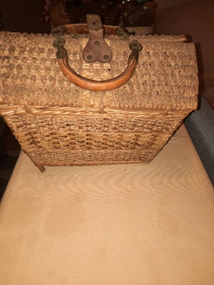 Wicker basket used with broken leg 28×20cm