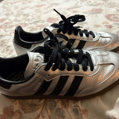 Adidas Silver Samba athletic shoes new, size 39, black and silver