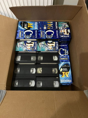 VHS tapes like new, pack of 109 with motorcycle race content
