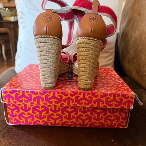Tory Burch red and beige platform sandals like new, size 39.5
