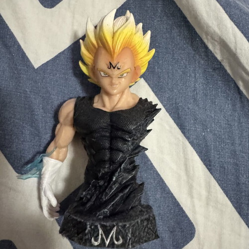 Vegeta figure 11cm like new