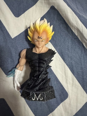 Vegeta figure 11cm like new