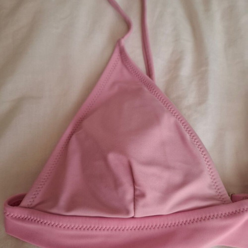 Pink bikini top like new, triangle with metal clasp