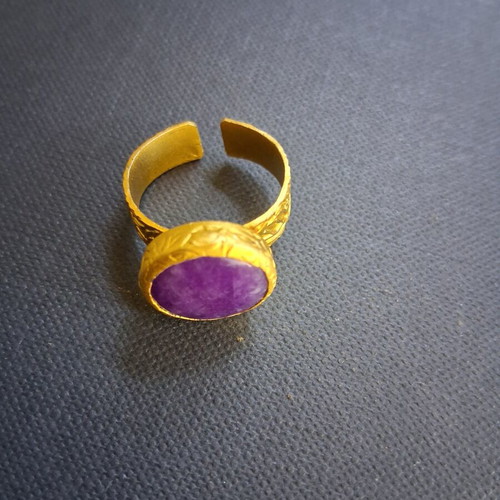 Vintage Atelier handmade ring with large purple cabochon stone, like new