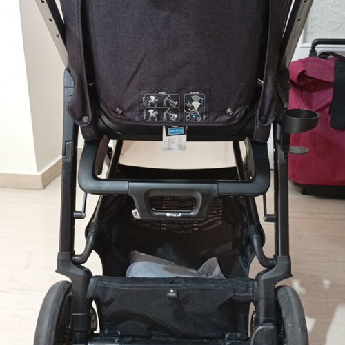 Inglesina Aptica stroller like new with footmuff and rain cover
