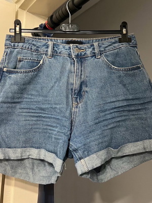 Denim shorts medium like new, light blue