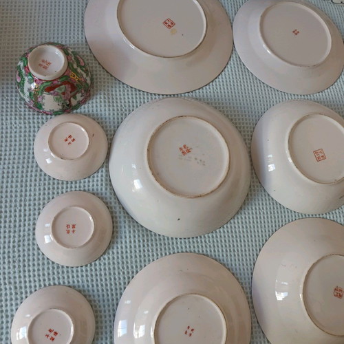 Famille Rose set of 18 pieces like new