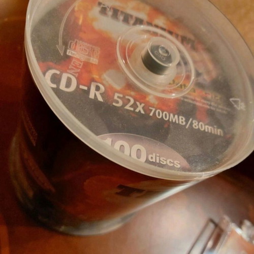 Titanium CD-R 52x 700MB 80min 100pcs and 2 DVD+R DL 240min 8.5GB