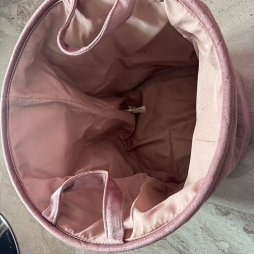 Storage basket like new, love capacity