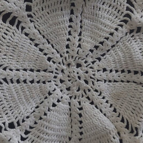 Handmade lace doily crochet used, white, circular 30-32 cm