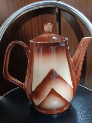 Vintage German Art Deco ceramic coffee pot 850 ml, 1930s