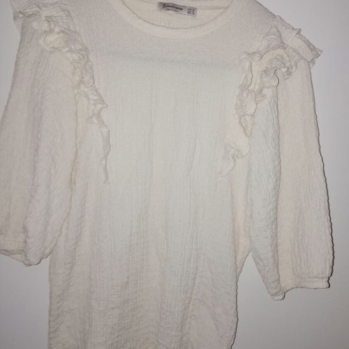 Blouse with three-quarter sleeves and ruffles Stradivarius like new, beige