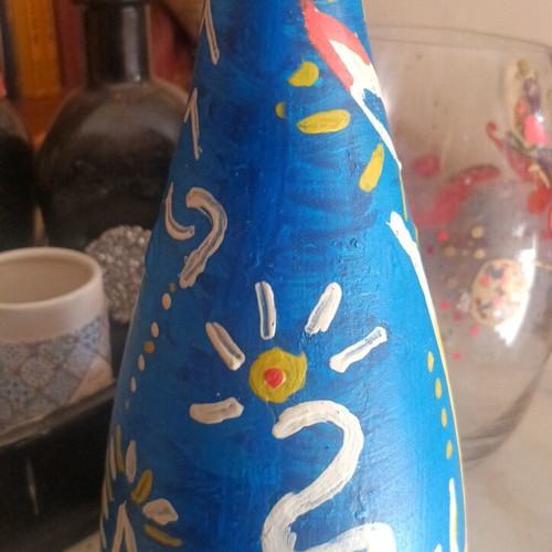 Handpainted bottle with indelible colors 31cm like new