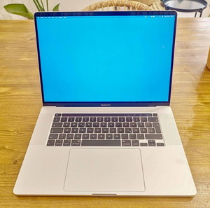 Apple Macbook Pro 16" 2019 // 2.6GHz 6‑core Intel Core i7 // ram 16Gb | ssd 500Gb