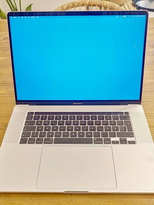 Apple Macbook Pro 16" 2019 // 2.6GHz 6‑core Intel Core i7 // ram 16Gb | ssd 500Gb