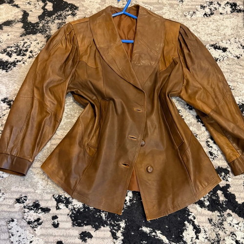 Leather jacket size M brown like new