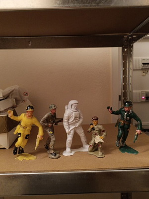 Military and astronaut figures used, set of 37.5