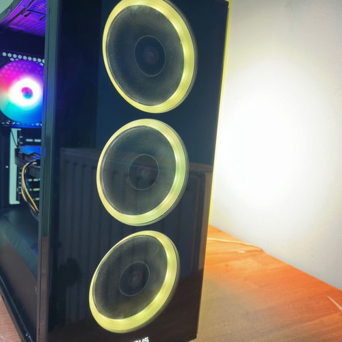 Gaming PC like new with NVIDIA RTX 3060 and AMD Ryzen 5 5600X