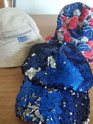 Teen and women's hats like new, set of 3 pieces