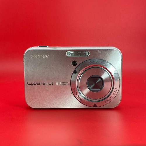 Sony Cyber-shot DSC-N1 digital camera used with screen line