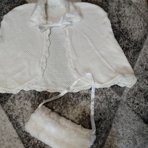 White poncho cape like new for girl