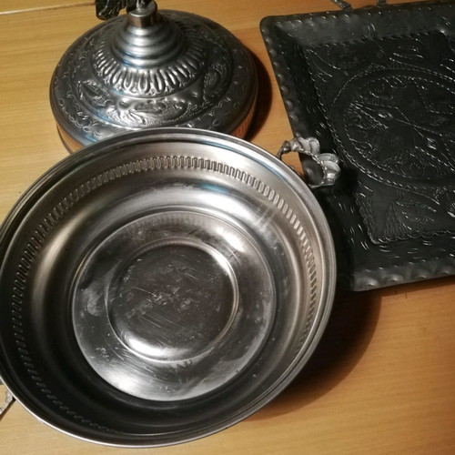 Decorations from Algeria used, decorative plate and vessel